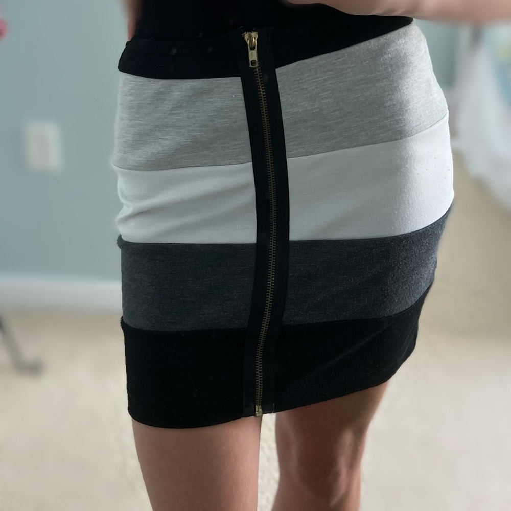 Black White & Gray Zip-Up Mini Skirt